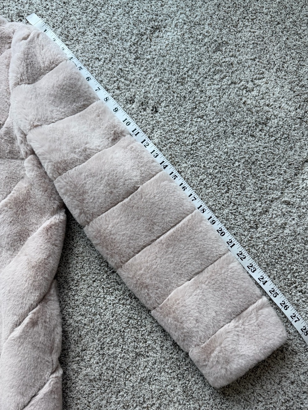 Calvin Klein Faux Fur Coat Womens Medium Beige Chevron Plush Teddy Jacket Luxury - Picture 13 of 13